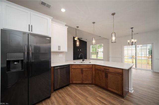 2231 Captiva LN, Chesapeake, VA 23321