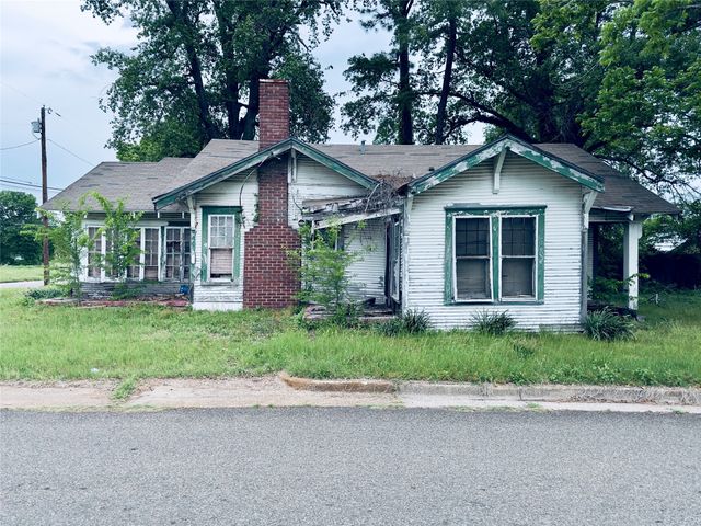 208 Texas Street, Sulphur Springs, TX 75482