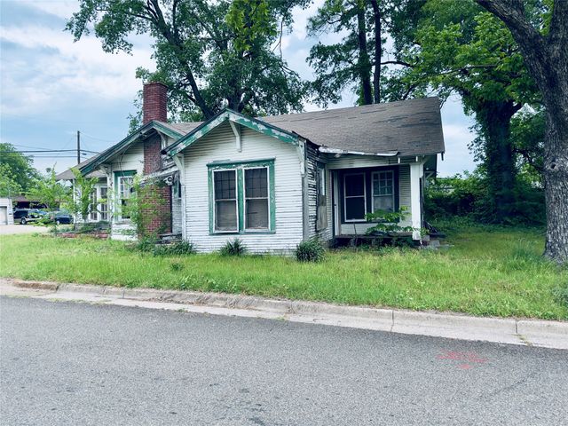 208 Texas Street, Sulphur Springs, TX 75482