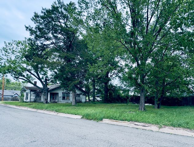 208 Texas Street, Sulphur Springs, TX 75482