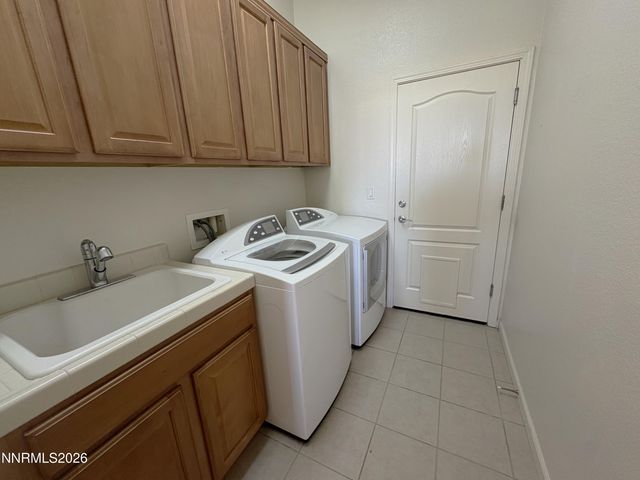 855 Sienna Park Drive, Reno, NV 89512