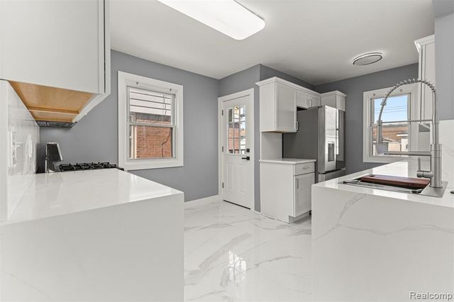 6842 Jonathon Street, Dearborn, MI 48126