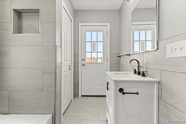 6842 Jonathon Street, Dearborn, MI 48126