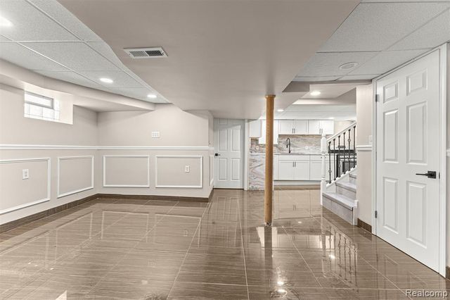 6842 Jonathon Street, Dearborn, MI 48126