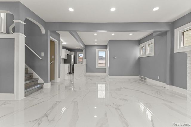 6842 Jonathon Street, Dearborn, MI 48126