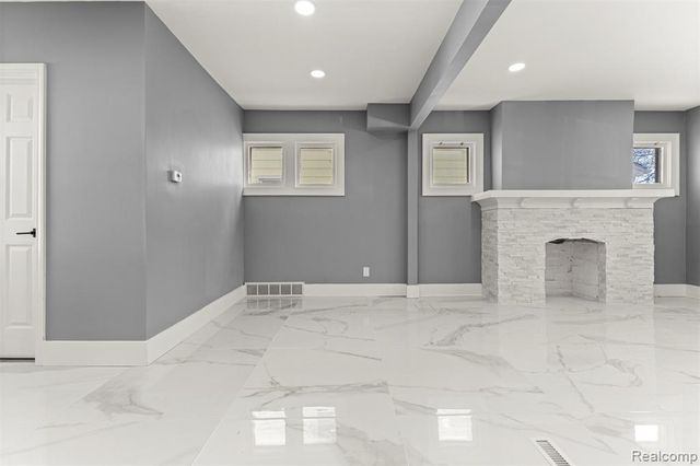 6842 Jonathon Street, Dearborn, MI 48126