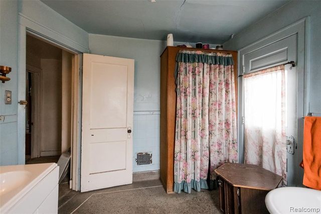 12096 Meyers Road, Detroit, MI 48227