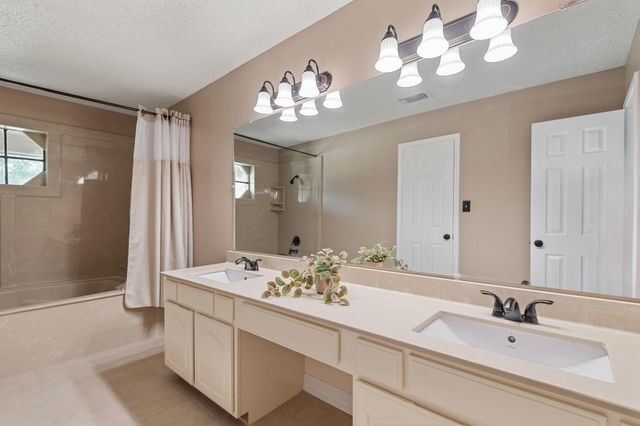 3214 Candlewood Lane, Montgomery, TX 77356