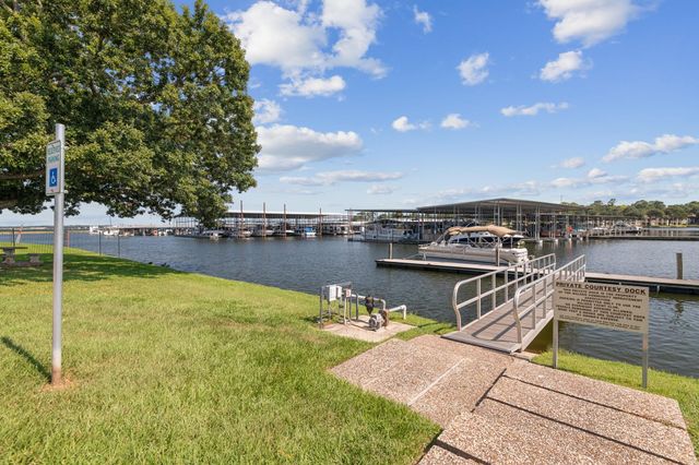 3214 Candlewood Lane, Montgomery, TX 77356