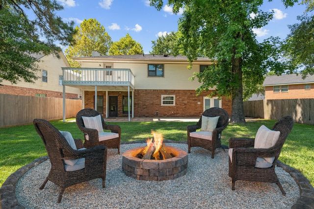 3214 Candlewood Lane, Montgomery, TX 77356