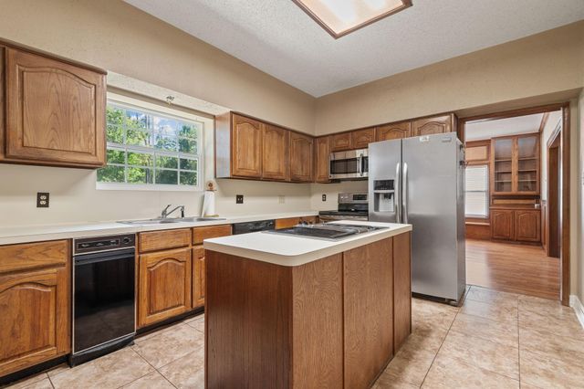 3214 Candlewood Lane, Montgomery, TX 77356