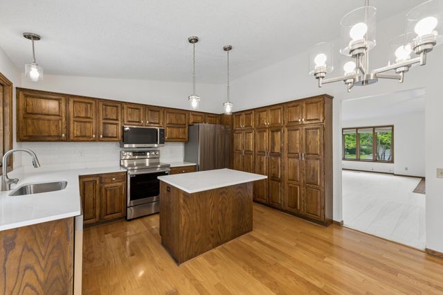 9526 Woodbridge Road, Bloomington, MN 55438