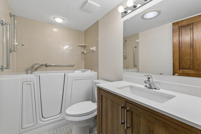9526 Woodbridge Road, Bloomington, MN 55438