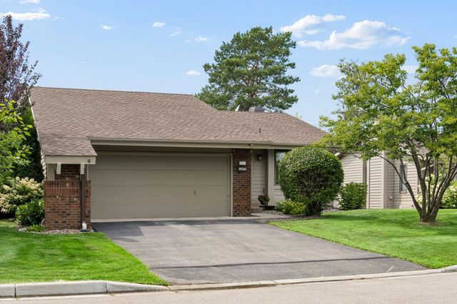 9526 Woodbridge Road, Bloomington, MN 55438