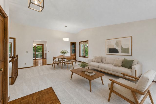 9526 Woodbridge Road, Bloomington, MN 55438