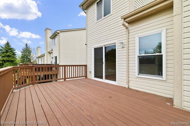 450 Berry Lake Drive, Commerce Twp, MI 48390