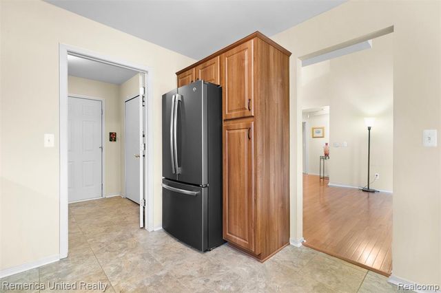 450 Berry Lake Drive, Commerce Twp, MI 48390