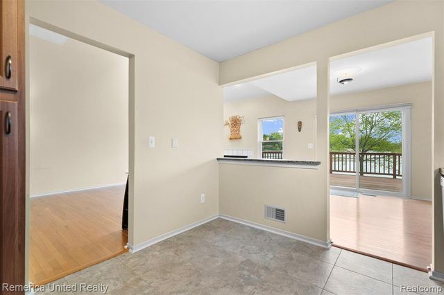 450 Berry Lake Drive, Commerce Twp, MI 48390