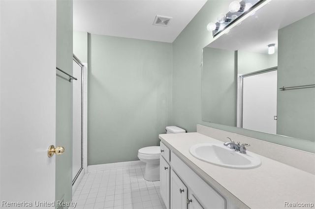 450 Berry Lake Drive, Commerce Twp, MI 48390