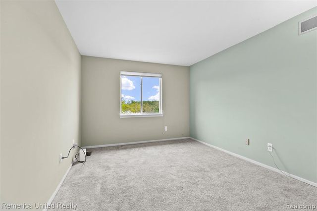 450 Berry Lake Drive, Commerce Twp, MI 48390