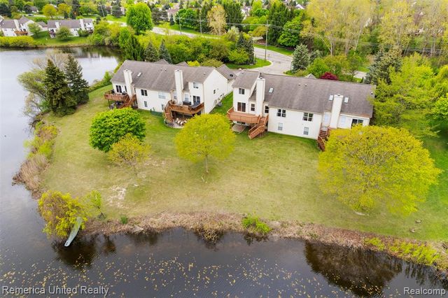 450 Berry Lake Drive, Commerce Twp, MI 48390