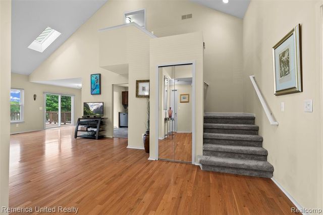 450 Berry Lake Drive, Commerce Twp, MI 48390