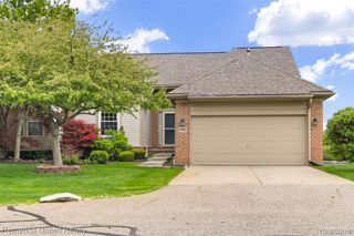 450 Berry Lake Drive, Commerce Twp, MI 48390