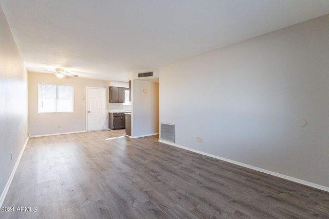 6407 E Butte Street Apt 5, Mesa, AZ 85205