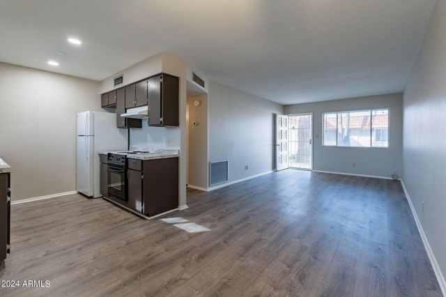 6407 E Butte Street Apt 5, Mesa, AZ 85205
