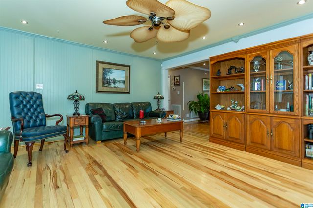 2176 OLD HAYDEN ROAD, Warrior, AL 35180