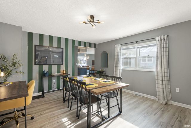 52912 Francis Street, South Bend, IN 46637