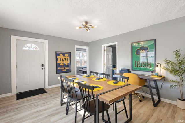 52912 Francis Street, South Bend, IN 46637