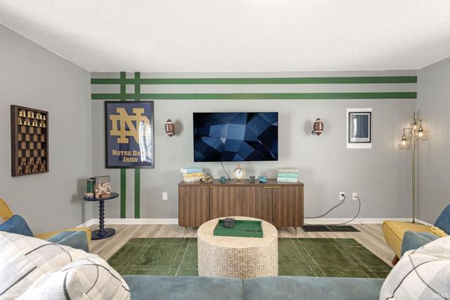 52912 Francis Street, South Bend, IN 46637