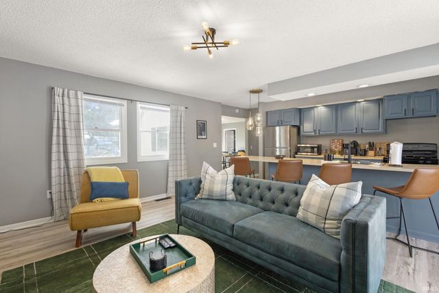 52912 Francis Street, South Bend, IN 46637