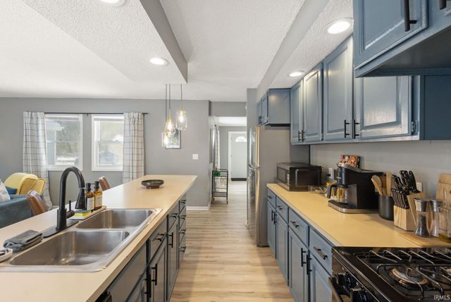 52912 Francis Street, South Bend, IN 46637