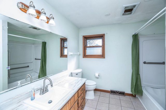 6372 Wildlife ROAD, Allenton, WI 53002