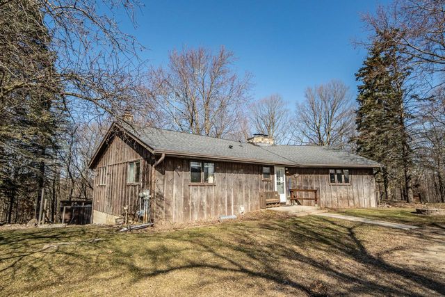 6372 Wildlife ROAD, Allenton, WI 53002