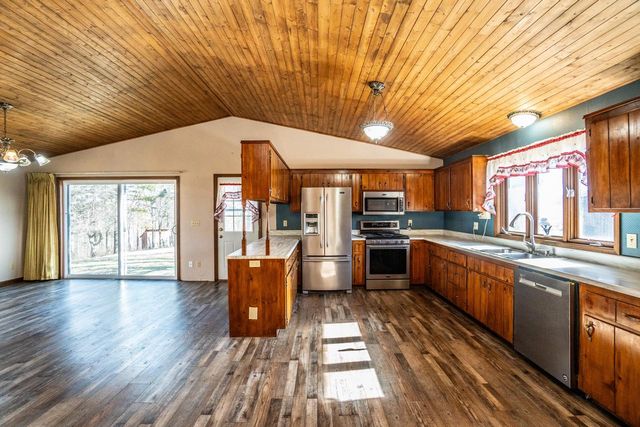 6372 Wildlife ROAD, Allenton, WI 53002