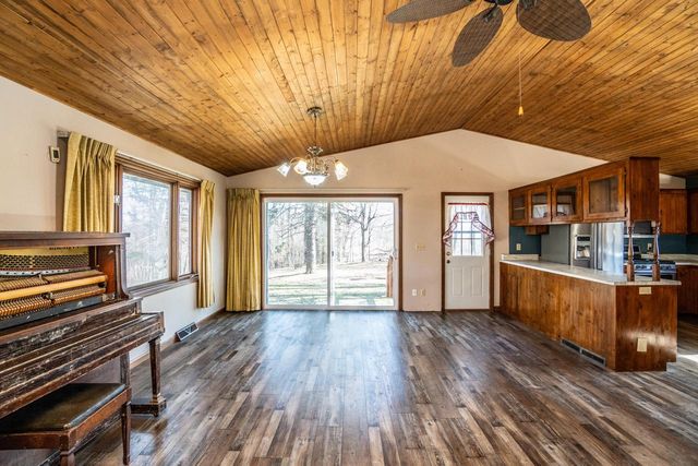 6372 Wildlife ROAD, Allenton, WI 53002