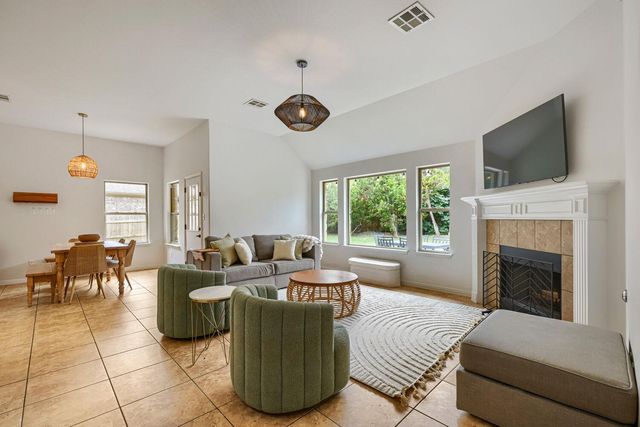 439 Drury LN, Austin, TX 78737