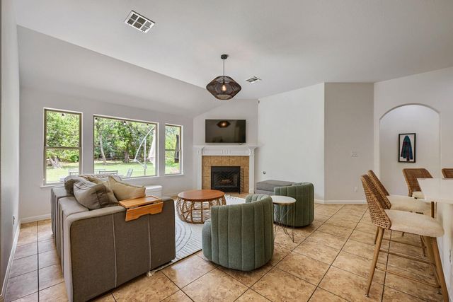 439 Drury LN, Austin, TX 78737