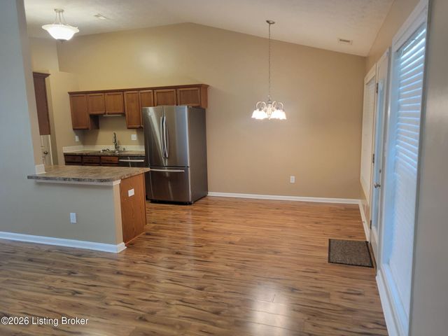10507 Waycross Ave, Louisville, KY 40229