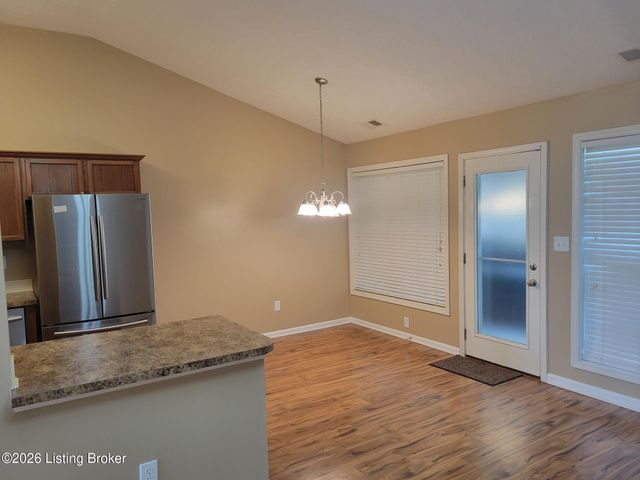 10507 Waycross Ave, Louisville, KY 40229