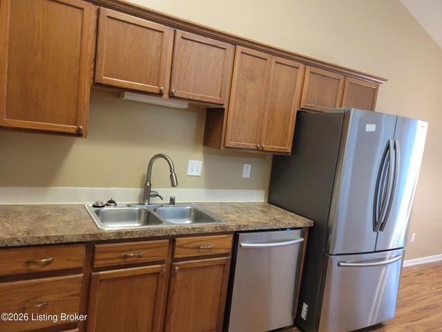 10507 Waycross Ave, Louisville, KY 40229