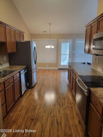 10507 Waycross Ave, Louisville, KY 40229