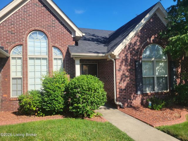 10507 Waycross Ave, Louisville, KY 40229