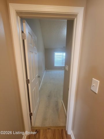 10507 Waycross Ave, Louisville, KY 40229