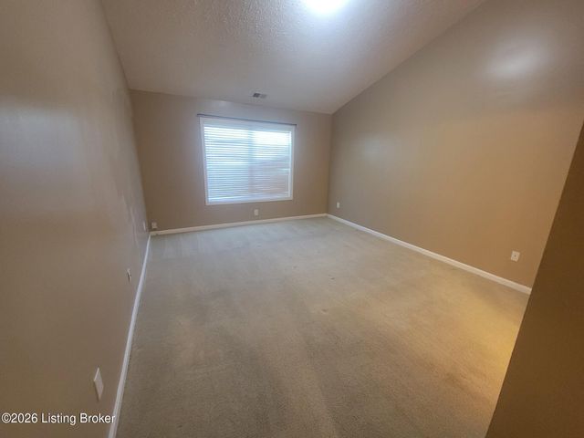 10507 Waycross Ave, Louisville, KY 40229