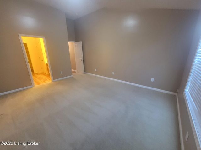 10507 Waycross Ave, Louisville, KY 40229