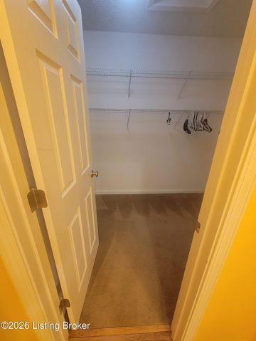10507 Waycross Ave, Louisville, KY 40229